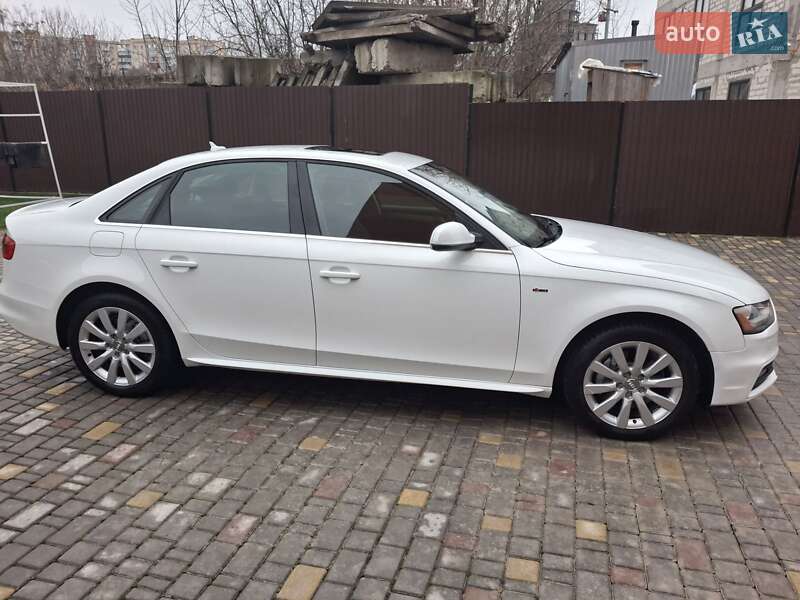 Седан Audi A4 2014 в Каменец-Подольском