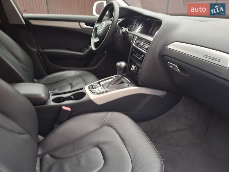 Седан Audi A4 2014 в Каменец-Подольском