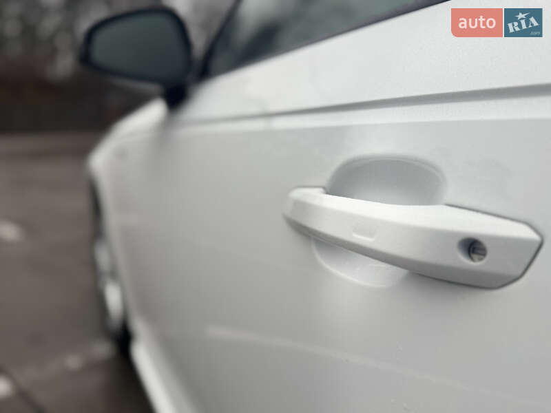 Седан Audi A4 2018 в Киеве фото 10 Седан Audi A4 2018 в Киеве