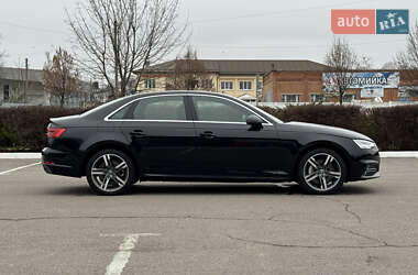 Седан Audi A4 2016 в Киеве