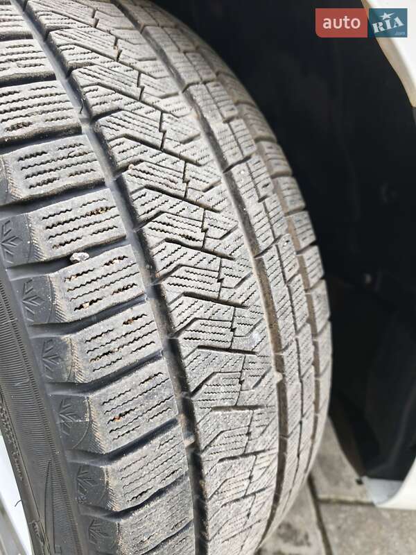 Седан Audi A4 2018 в Ромнах