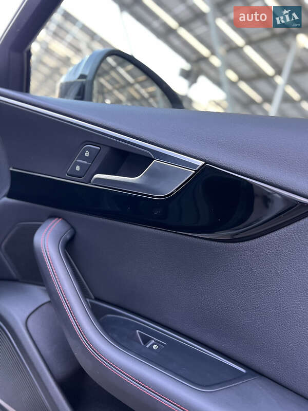 Седан Audi A4 2017 в Львове