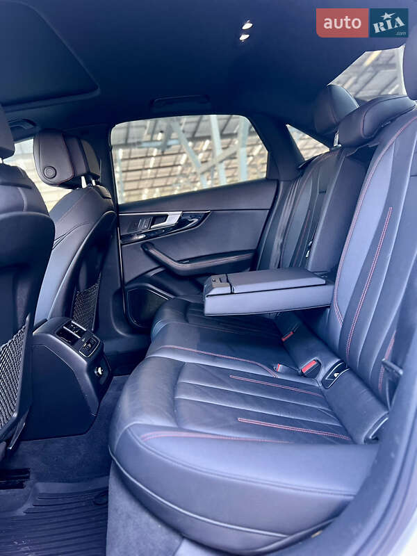 Седан Audi A4 2017 в Львове