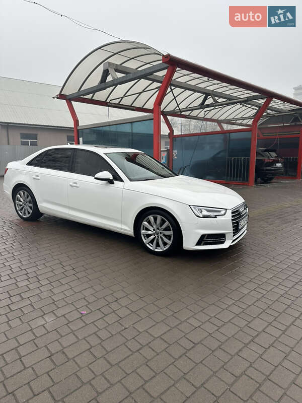 Седан Audi A4 2017 в Львове