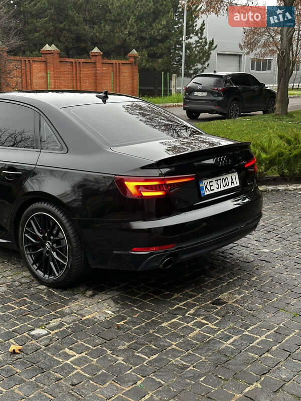 Седан Audi A4 2017 в Днепре
