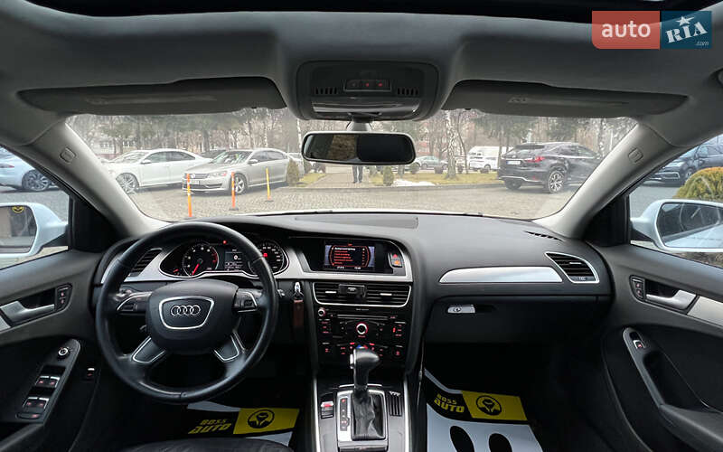 Седан Audi A4 2013 в Львове