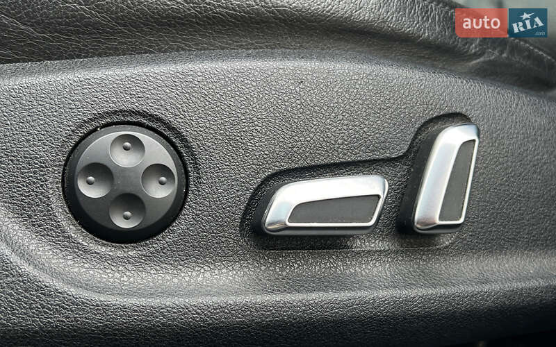 Седан Audi A4 2013 в Львове