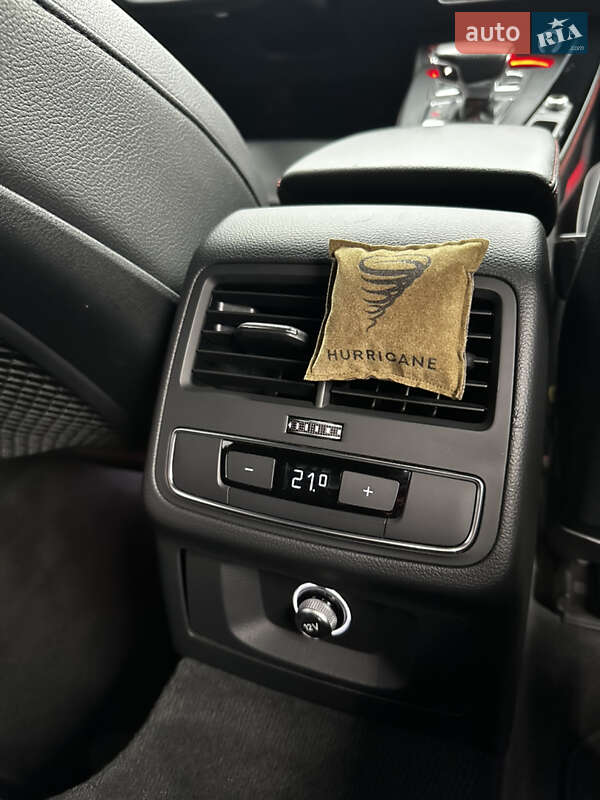 Седан Audi A4 2017 в Днепре