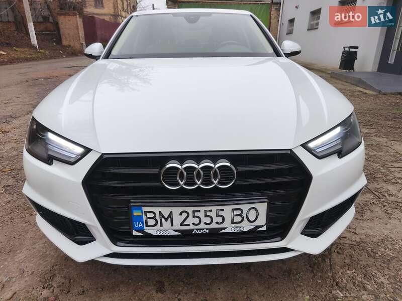Седан Audi A4 2018 в Ромнах