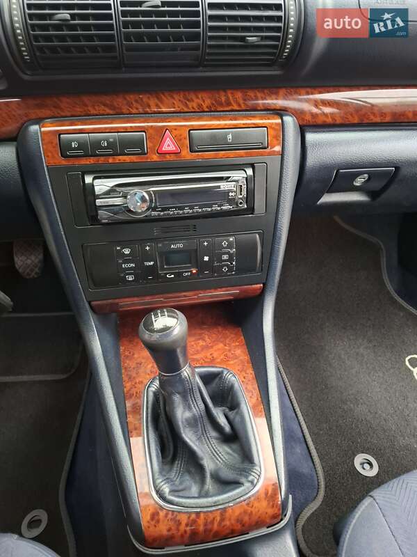 Универсал Audi A4 2000 в Черновцах