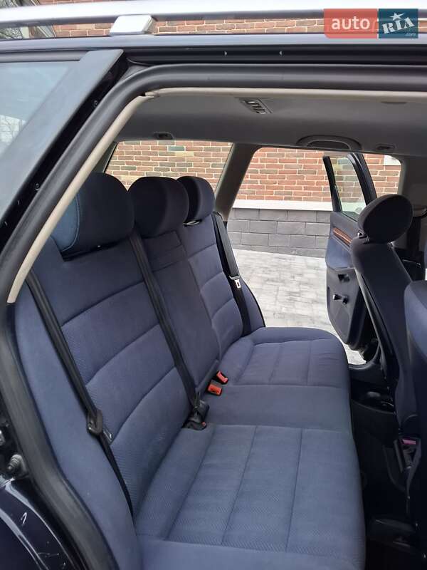 Универсал Audi A4 2000 в Черновцах