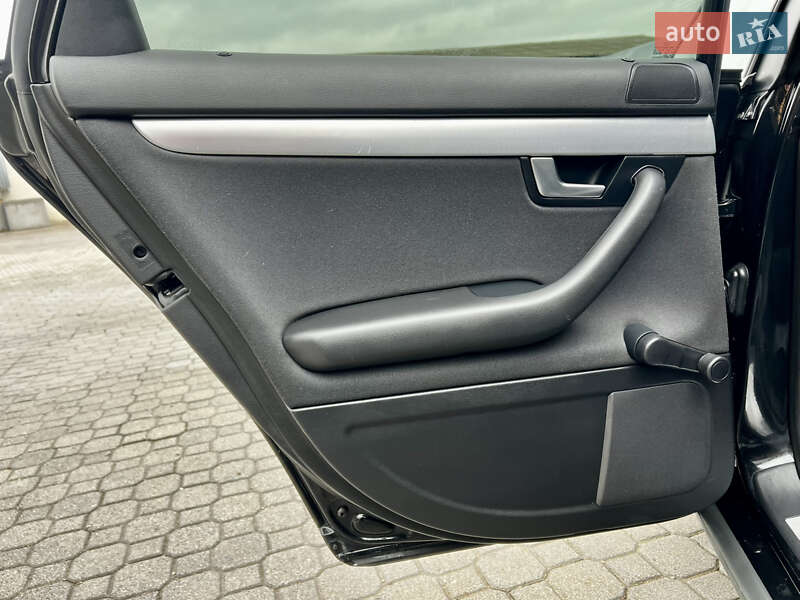 Седан Audi A4 2006 в Надворной