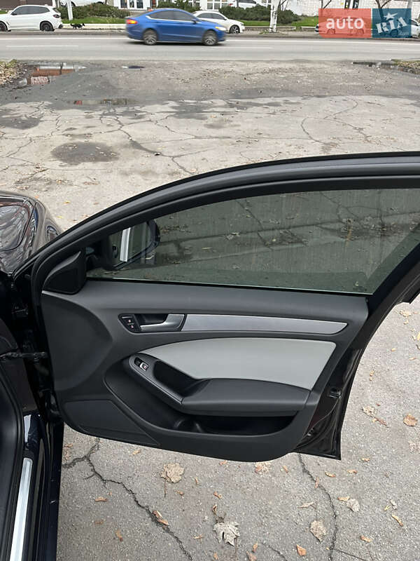 Седан Audi A4 2013 в Днепре