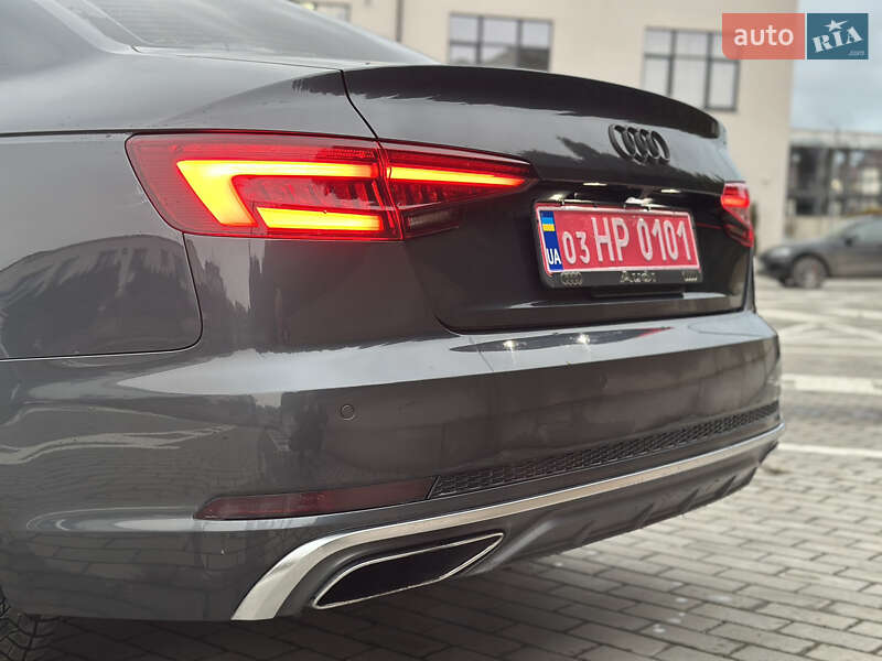 Седан Audi A4 2018 в Ровно
