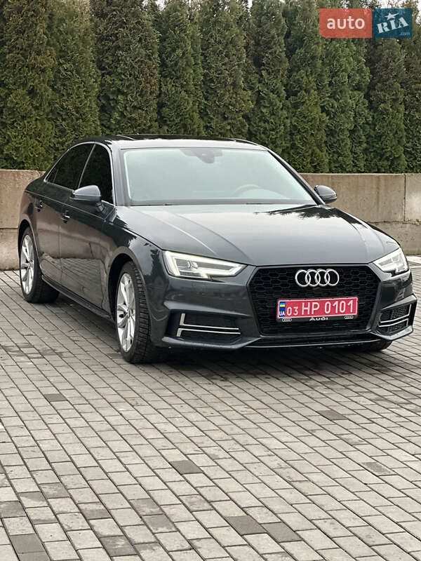 Седан Audi A4 2018 в Ровно
