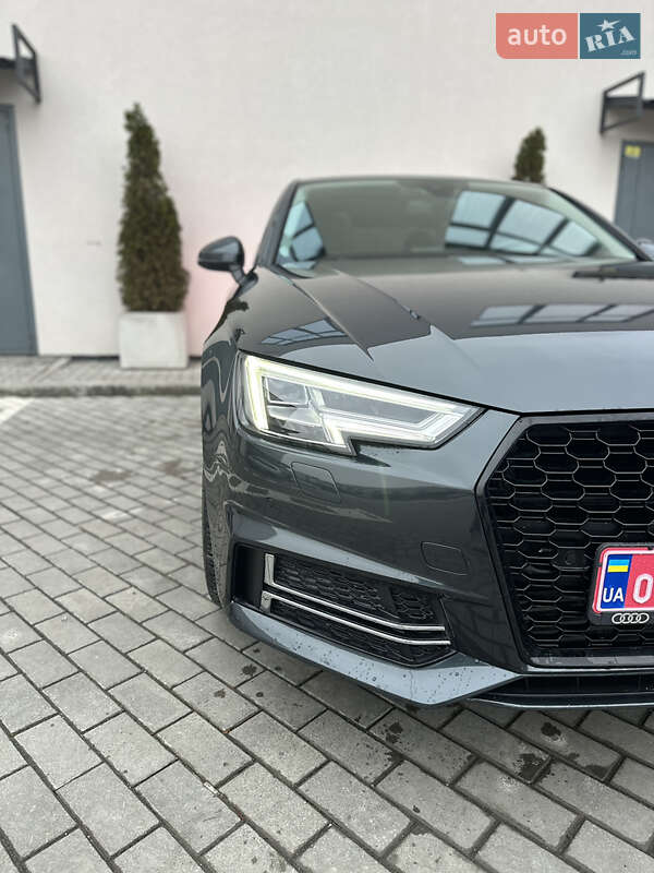 Седан Audi A4 2018 в Ровно