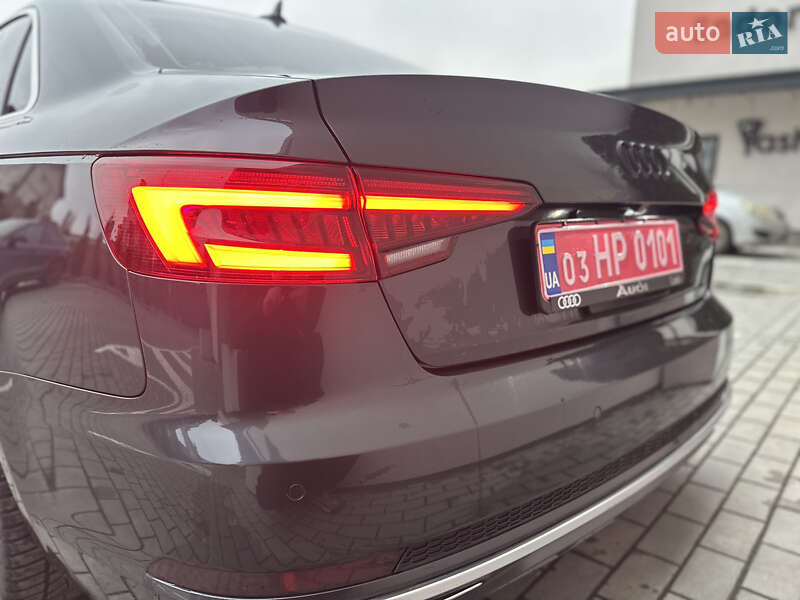 Седан Audi A4 2018 в Ровно