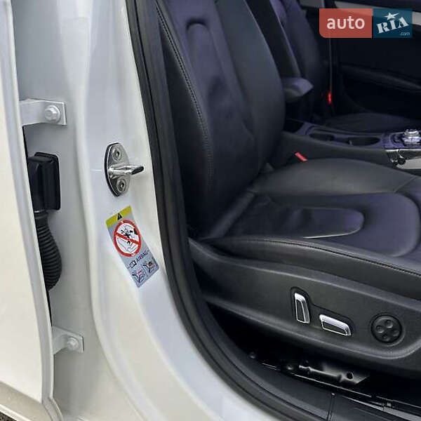 Седан Audi A4 2014 в Киеве