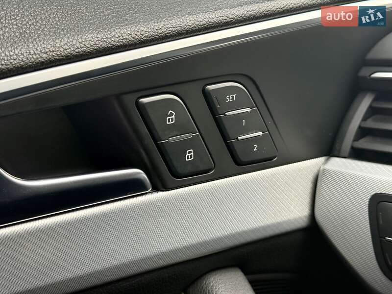 Седан Audi A4 2016 в Харкові