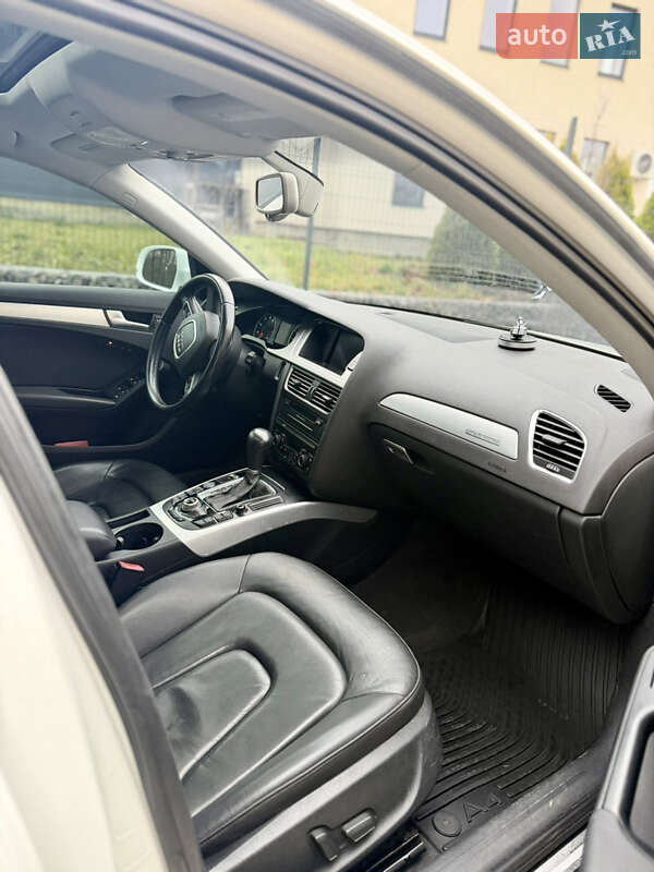 Седан Audi A4 2011 в Луцке