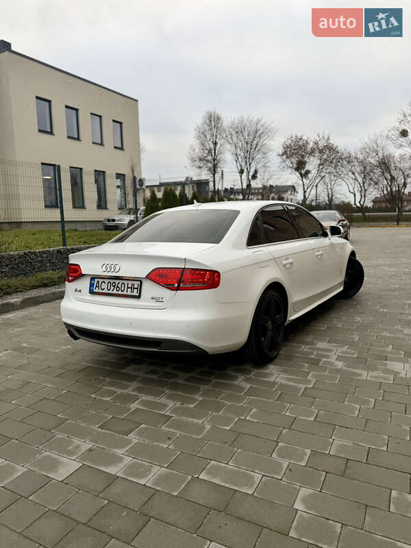 Седан Audi A4 2011 в Луцке