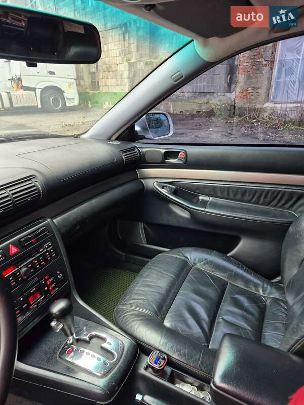 Универсал Audi A4 2000 в Ровно