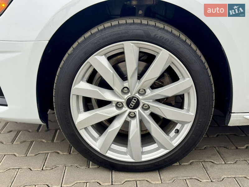 Седан Audi A4 2021 в Николаеве