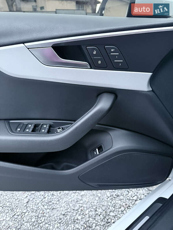 Седан Audi A4 2017 в Любашевке