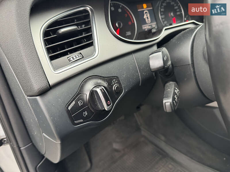 Седан Audi A4 2012 в Києві