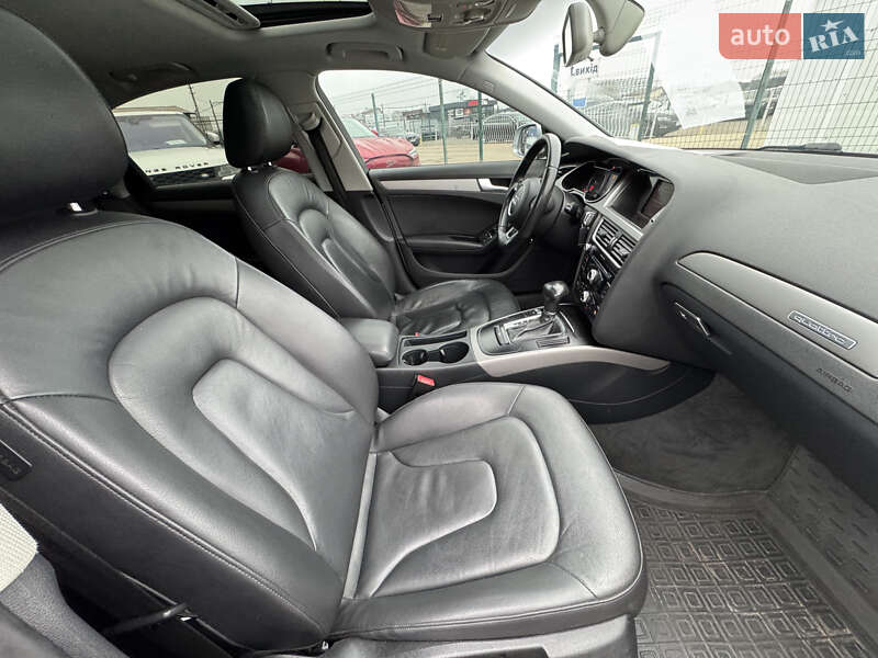 Седан Audi A4 2012 в Києві