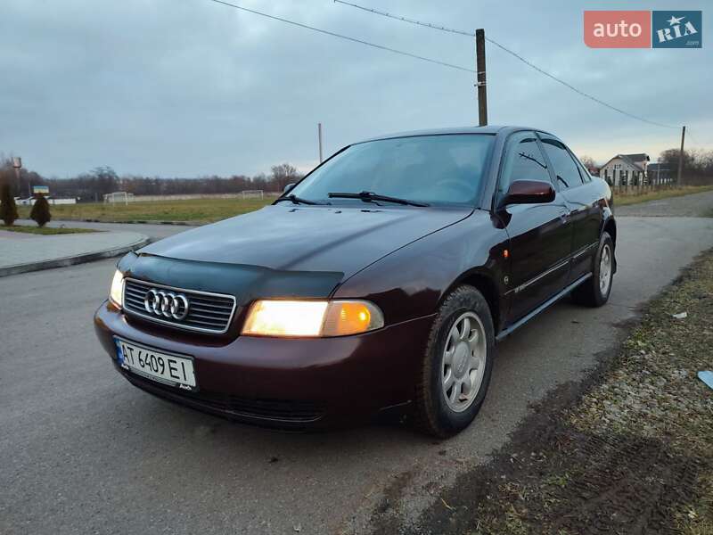 Седан Audi A4 1996 в Коломые