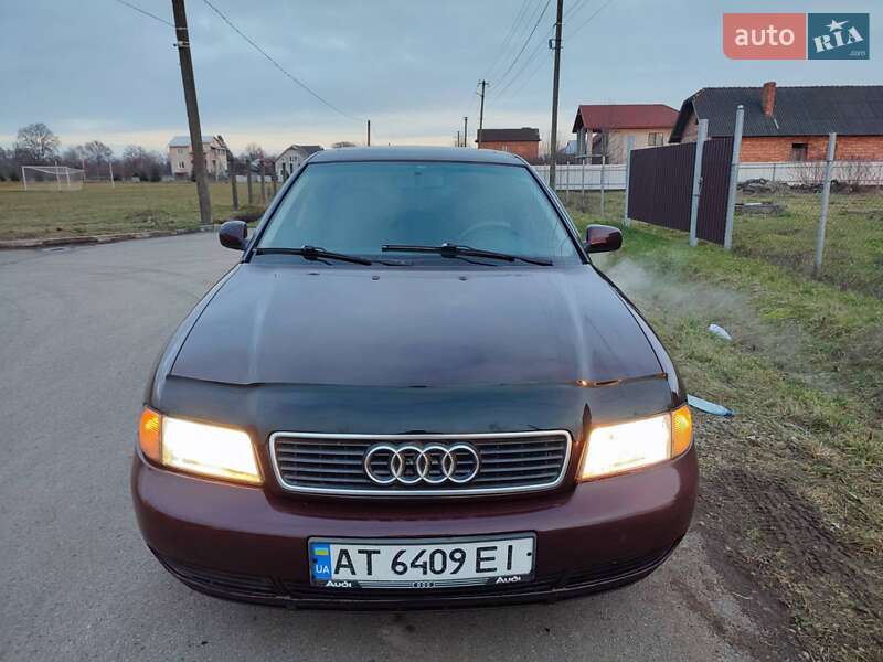 Седан Audi A4 1996 в Коломые