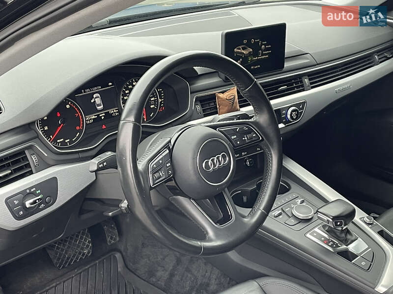 Седан Audi A4 2015 в Киеве