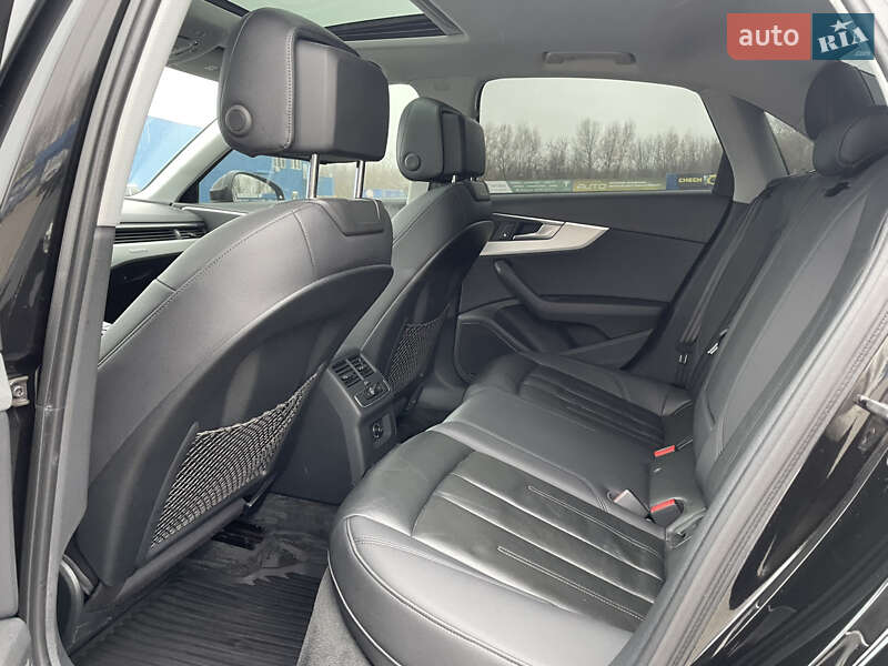 Седан Audi A4 2015 в Киеве
