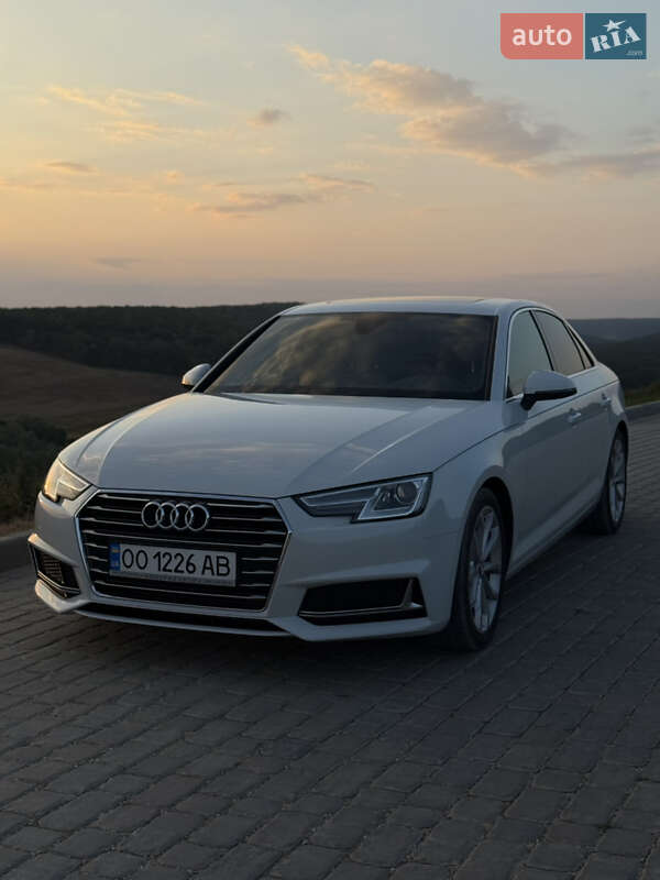 Седан Audi A4 2018 в Одессе