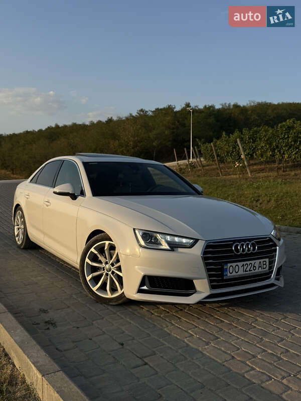 Седан Audi A4 2018 в Одессе