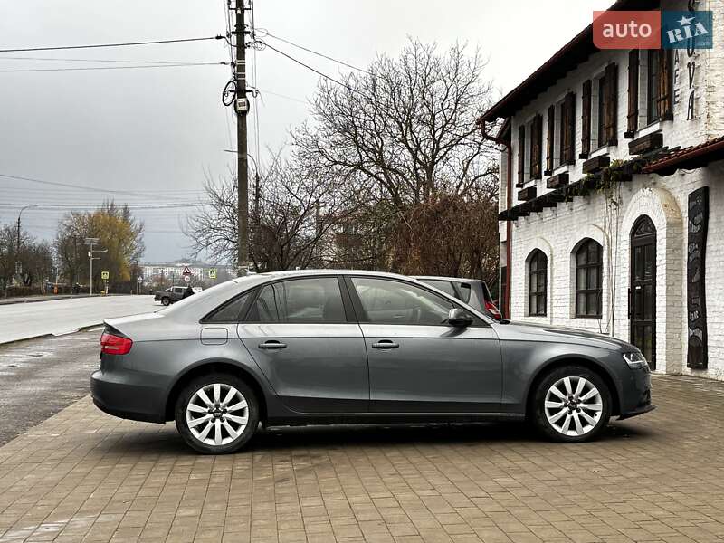 Седан Audi A4 2013 в Красилове