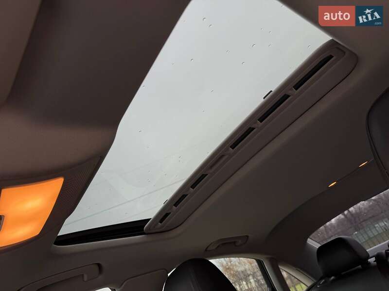 Седан Audi A4 2014 в Дніпрі