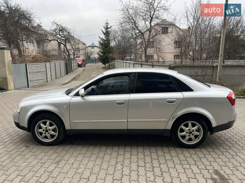 Седан Audi A4 2001 в Жовкве
