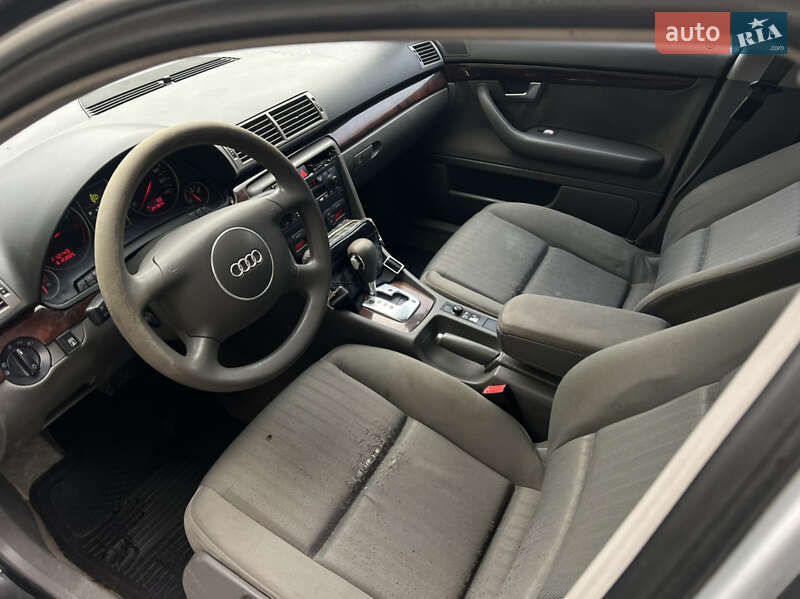 Седан Audi A4 2001 в Жовкве