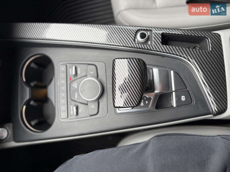 Седан Audi A4 2018 в Тернополе