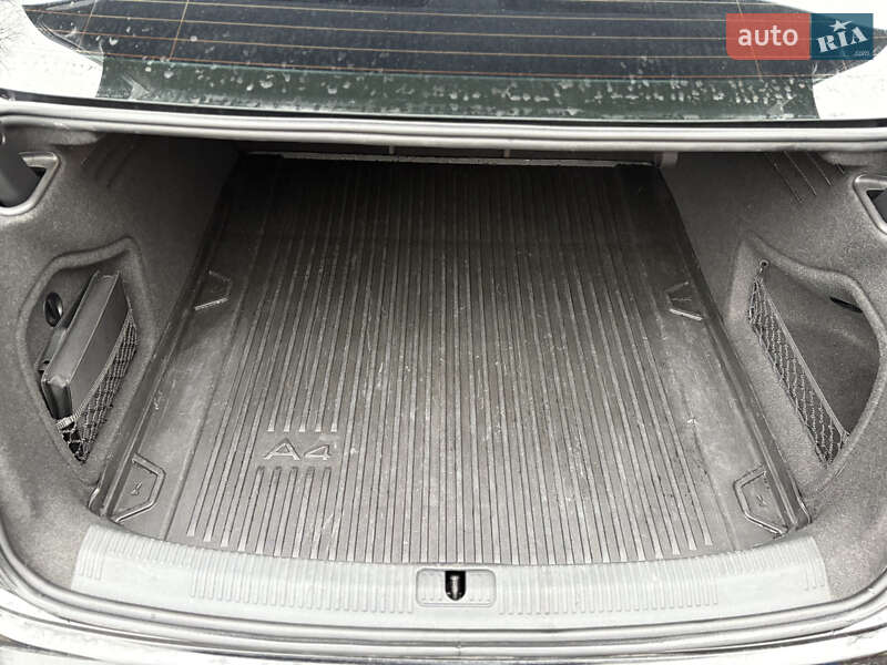 Седан Audi A4 2018 в Тернополе
