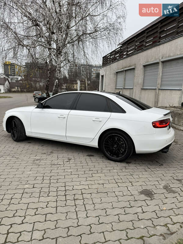 Седан Audi A4 2013 в Рогатине