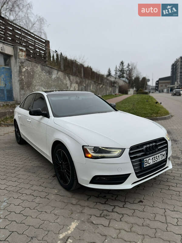 Седан Audi A4 2013 в Рогатине