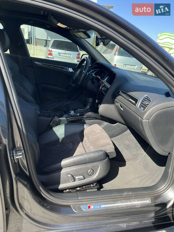 Седан Audi A4 2015 в Нововолынске