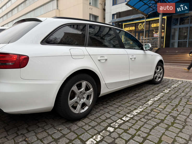 Универсал Audi A4 2010 в Киеве