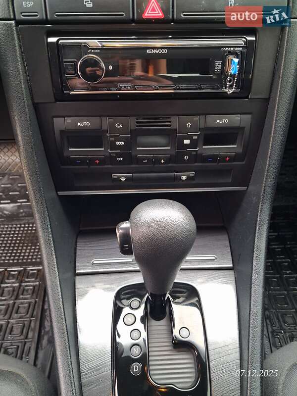 Седан Audi A4 2002 в Днепре