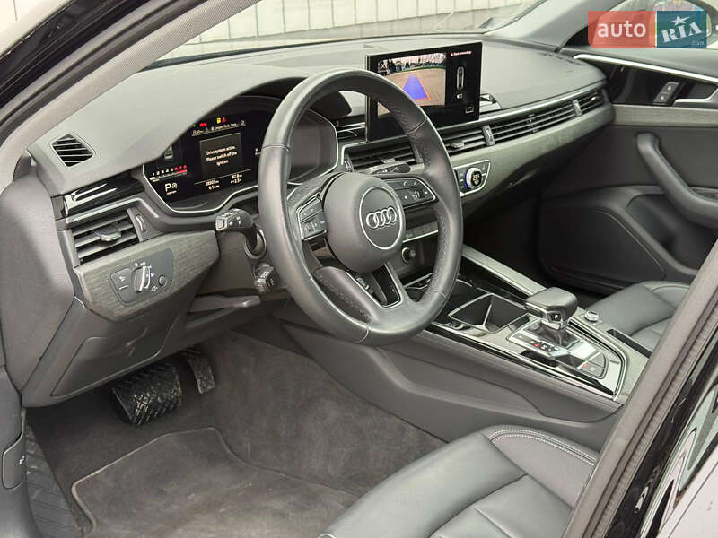 Седан Audi A4 2021 в Черновцах