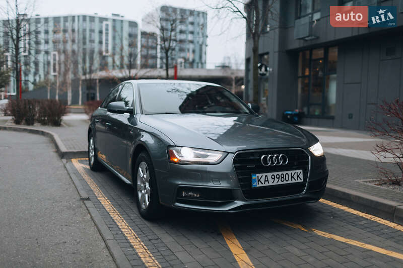 Седан Audi A4 2013 в Киеве