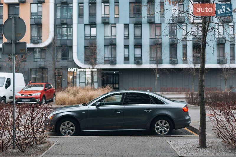Седан Audi A4 2013 в Киеве